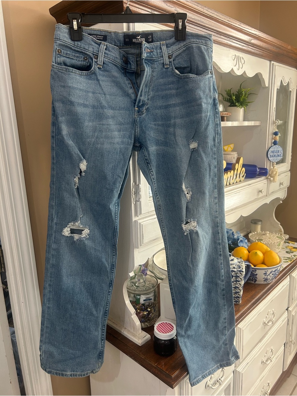 Hollister Men's Light Blue Distressed Straight Jeans. Classic Straight Epic Flex